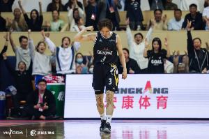 能否FMVP？杨力维13中8&amp;4记三分 砍下20分另有1板2断助队夺冠